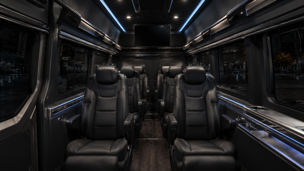 Intérieur Mercedes Sprinter VIP 8 sièges captain cuir noir - DC Driving